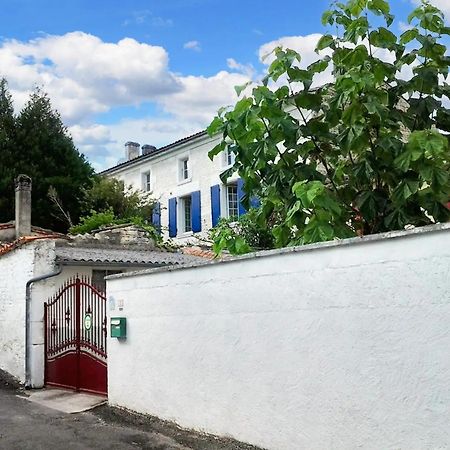 Maison Confortable Au Coeur De Fleurac Avec Grand Jardin Exterior photo
